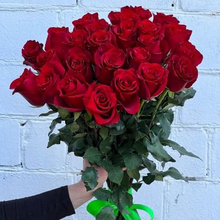 Букет из красных роз  с доставкой по городу  в Краснознаменске